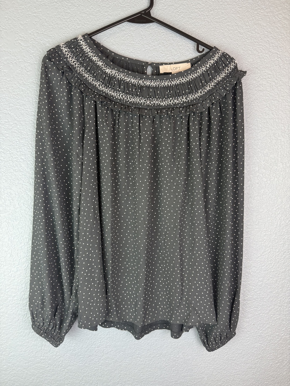 LOFT Blouse Womens XS Gray White Polka Dot Smocked Ruffle Long Sleeve Top Boho